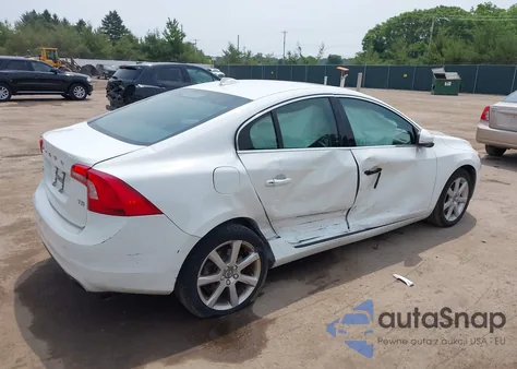 2016 Volvo S60 Premier из США, поврежденный, VIN YV126MFK4G2412051